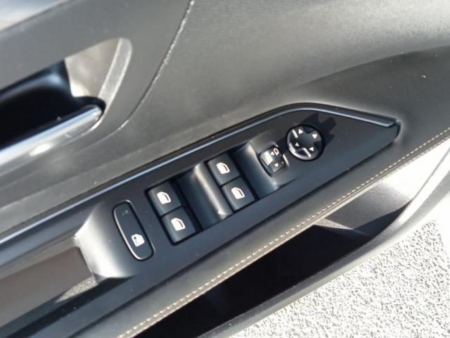 Peugeot 3008 image 1