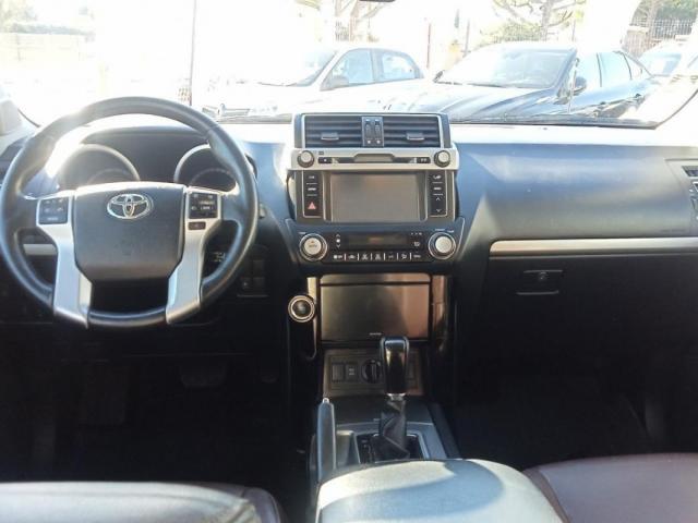 Toyota Land Cruiser image 2