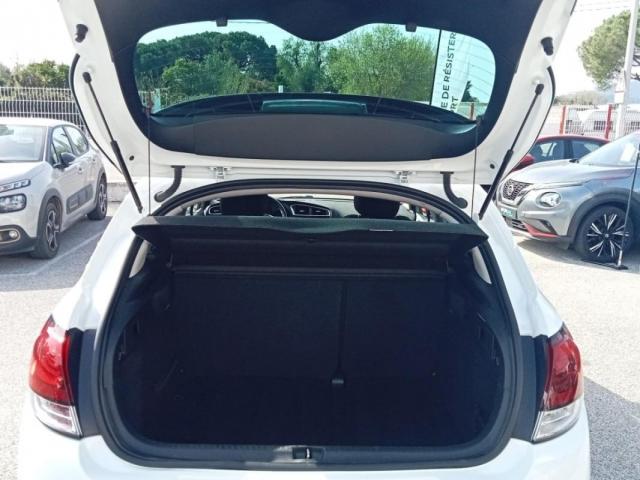 Peugeot 2008 image 4