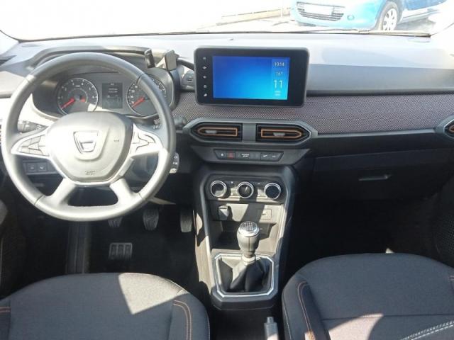 Dacia Sandero image 2