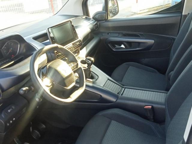 Peugeot Rifter image 8