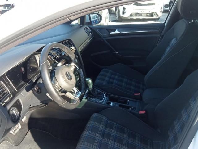 Volkswagen Golf image 9