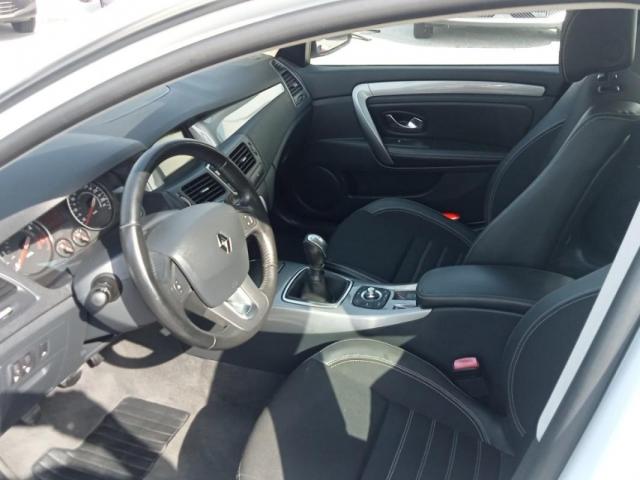 Renault Laguna Estate image 6