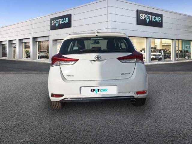 Toyota Auris image 2