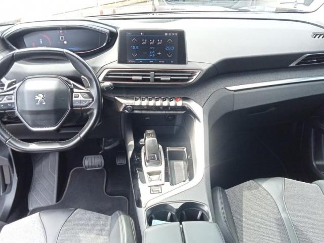 Peugeot 3008 image 2