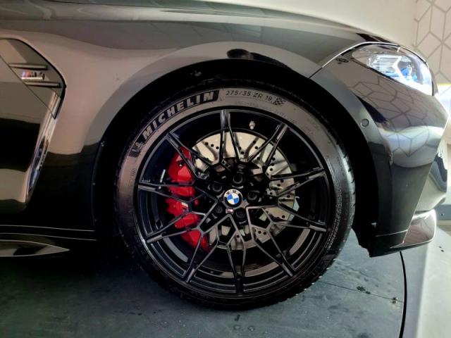 Bmw M4 image 2