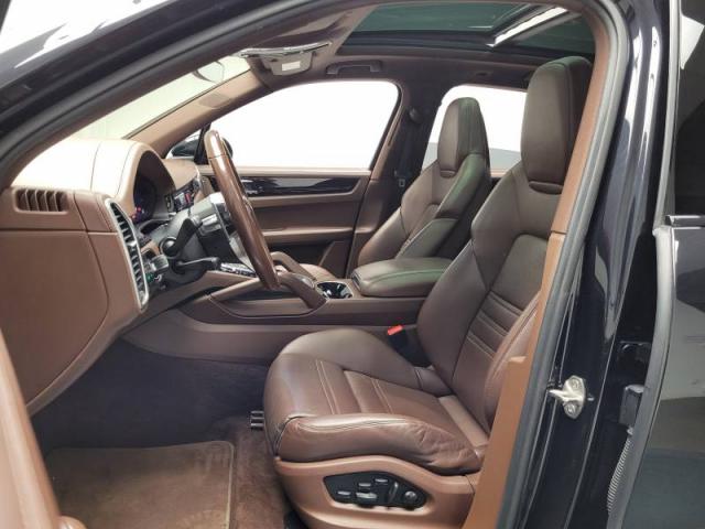 Porsche Cayenne image 9