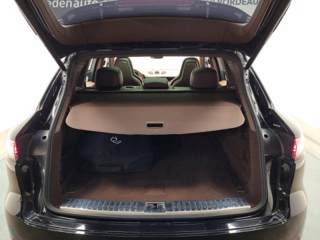 Porsche Cayenne image 2