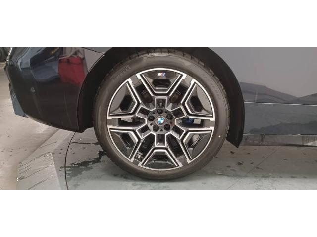 Bmw Ix image 6