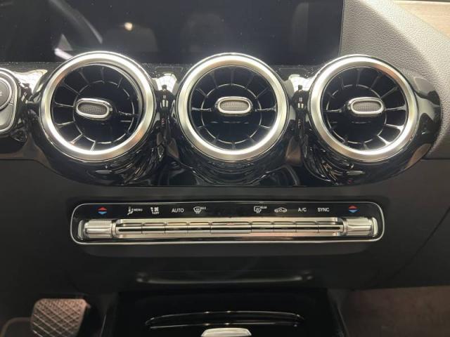 Mercedes Benz Gla image 5