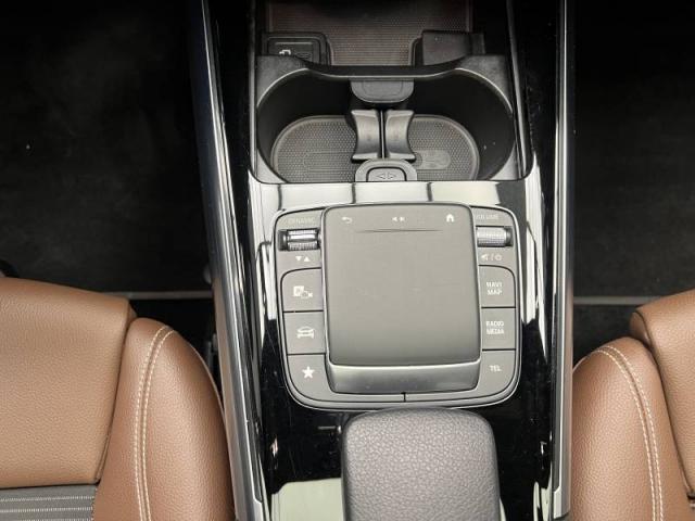 Mercedes Benz Gla image 1