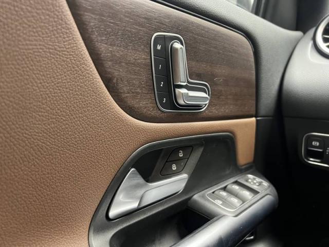 Mercedes Benz Gla image 8