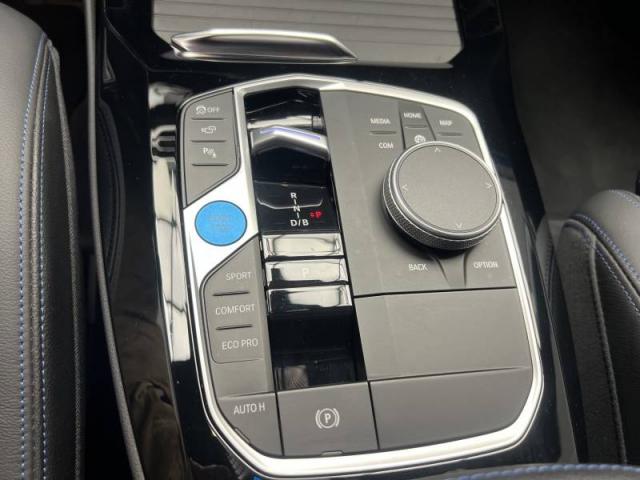 Bmw Ix3 image 9