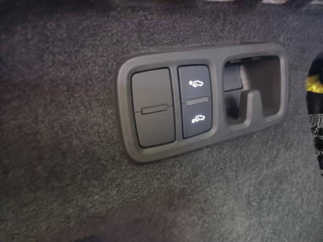 Audi Q8 image 2