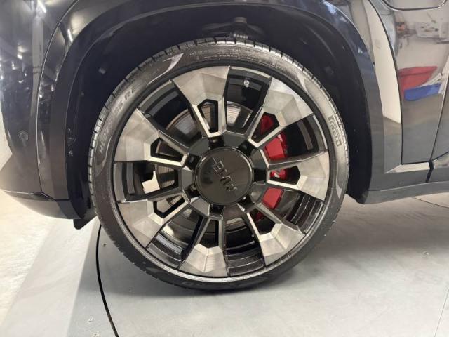 Bmw Xm image 8