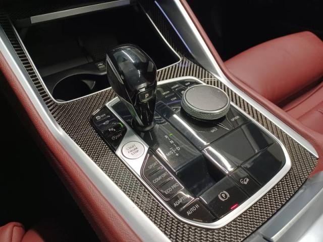 Bmw X6 image 2