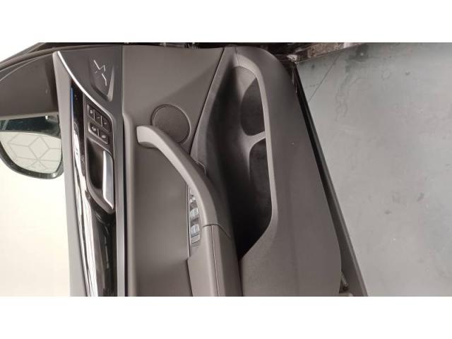 Bmw Ix3 image 7
