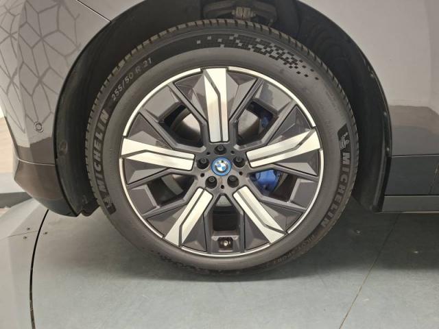 Bmw Ix image 6