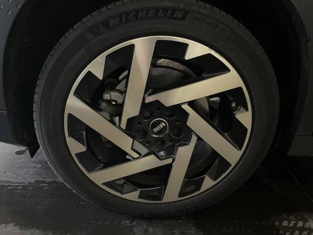 Mini Countryman image 2