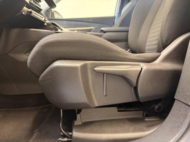 Peugeot 3008 image 2