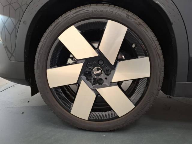 Mini Countryman image 9