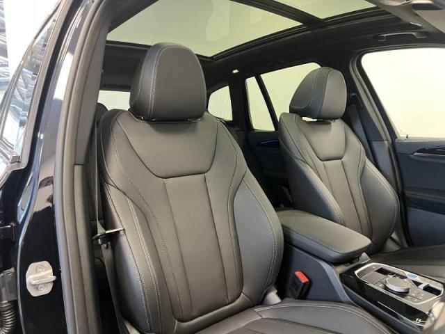 Bmw Ix3 image 9