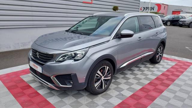 Peugeot 5008 image 1