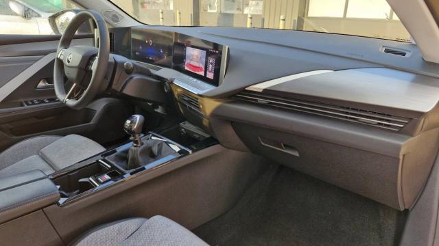 Opel Astra image 8