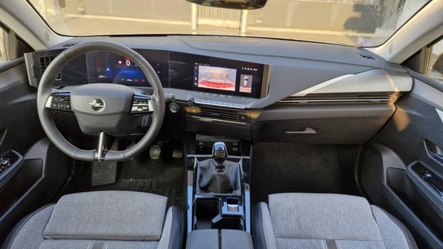 Opel Astra image 2