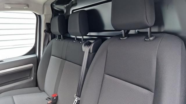 Peugeot Expert image 8