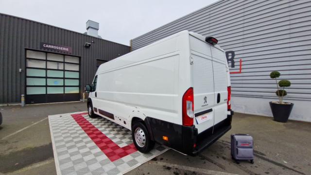 Peugeot Boxer image 1