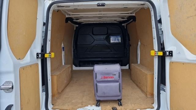 Ford Transit Custom image 2