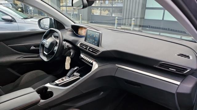 Peugeot 3008 image 1