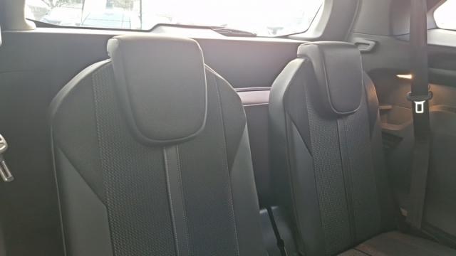 Peugeot 5008 image 4
