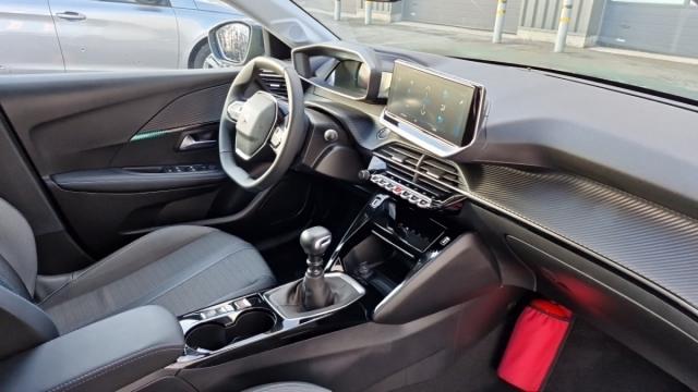 Peugeot 208 image 7