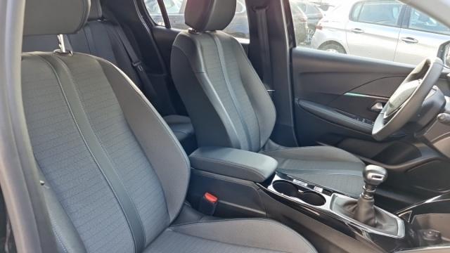 Peugeot 208 image 9