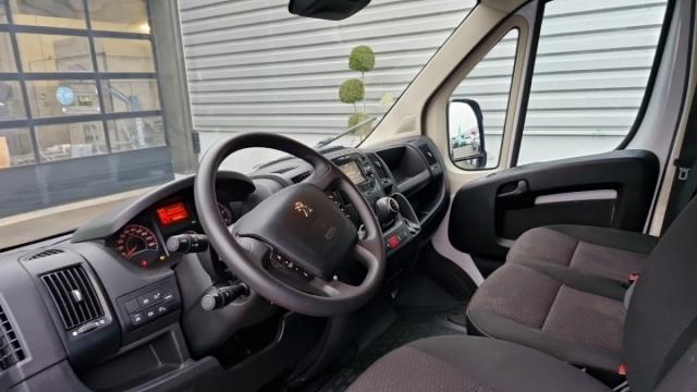Peugeot Boxer image 2