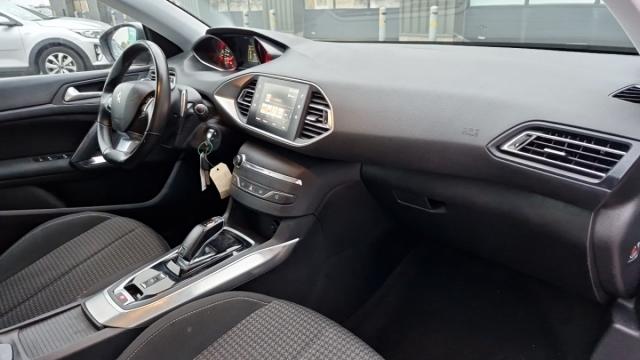 Peugeot 308 image 1