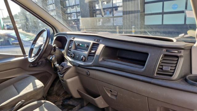 Ford Transit image 9