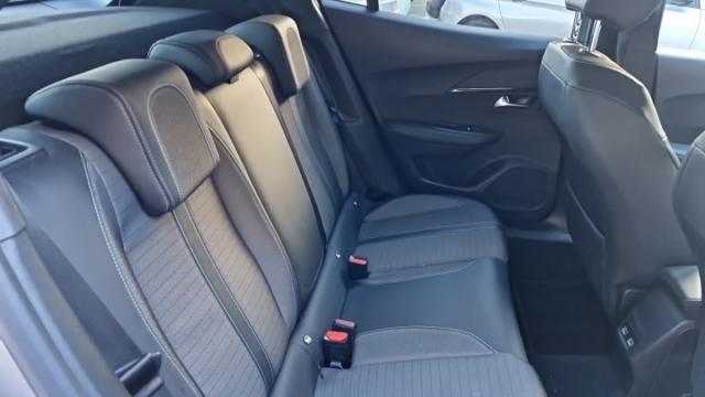 Peugeot 2008 image 1