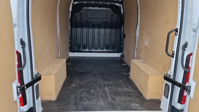Renault Master image 3