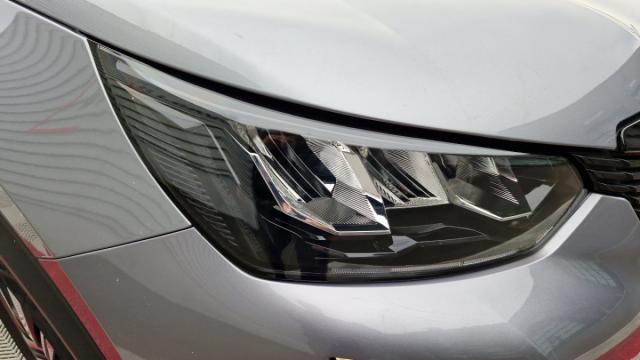 Peugeot 2008 image 2