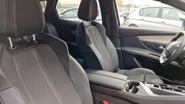 Peugeot 3008 image 3