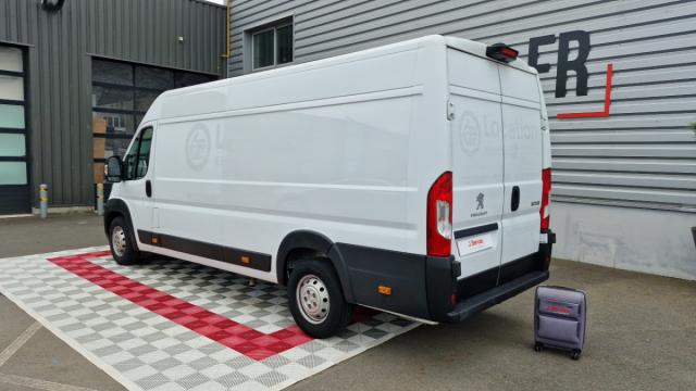 Peugeot Boxer image 2