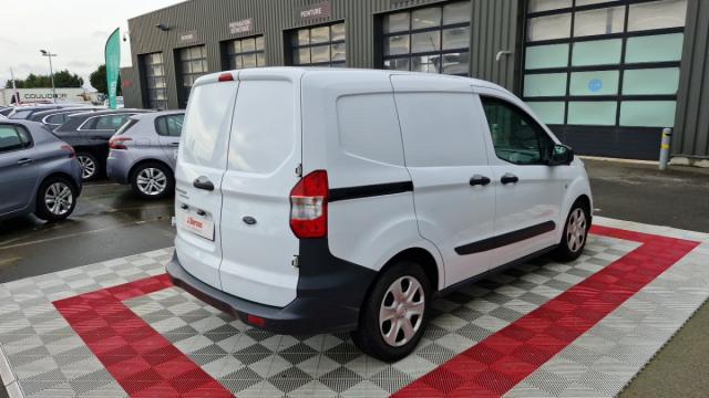 Ford Transit Courier image 1
