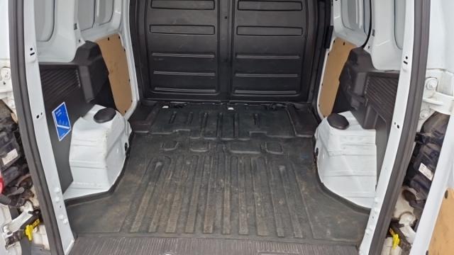 Ford Transit Courier image 4