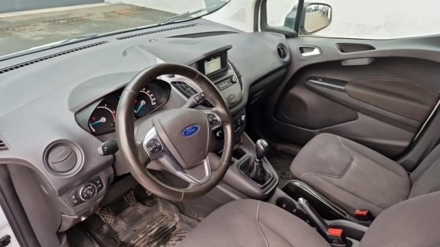 Ford Transit Courier image 3