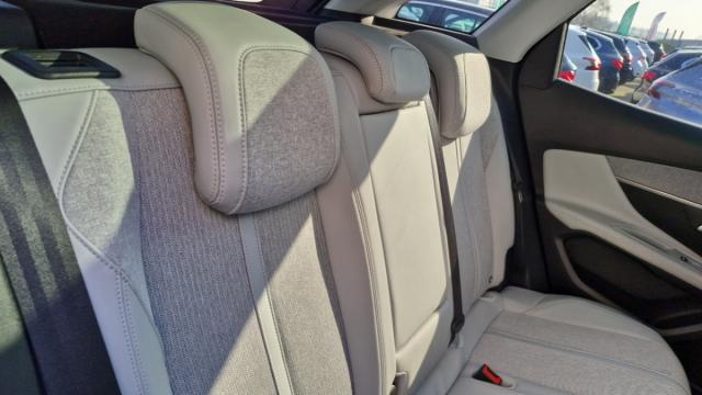 Peugeot 3008 image 1