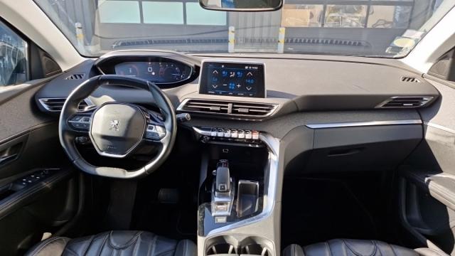 Peugeot 5008 image 6