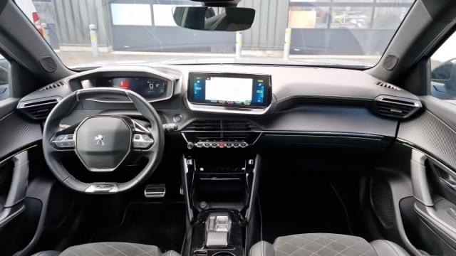 Peugeot 2008 image 7